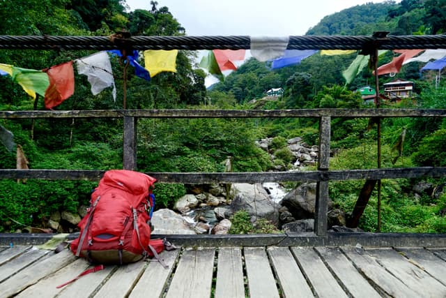 BACKPACK TRAVEL